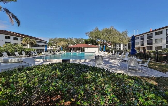 Building Photo - 2595 Countryside Blvd