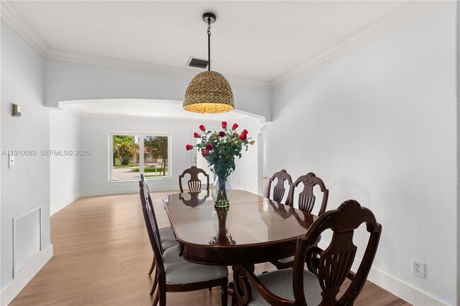 Building Photo - 3018 Coconut Grove Dr