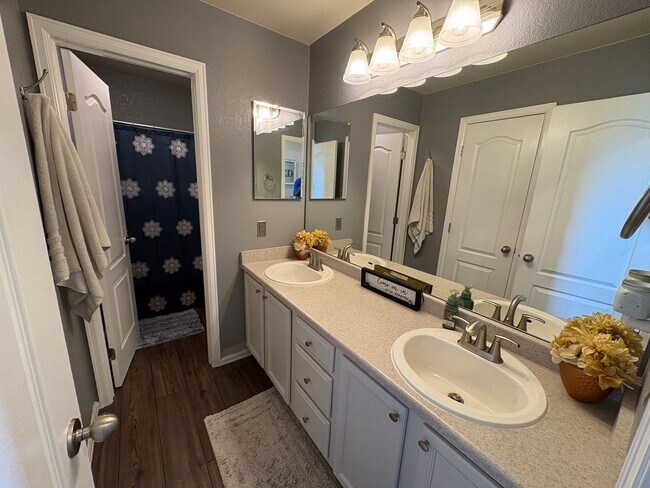 Building Photo - Beautiful 4 Bed 3 Bath in Fountain!!!