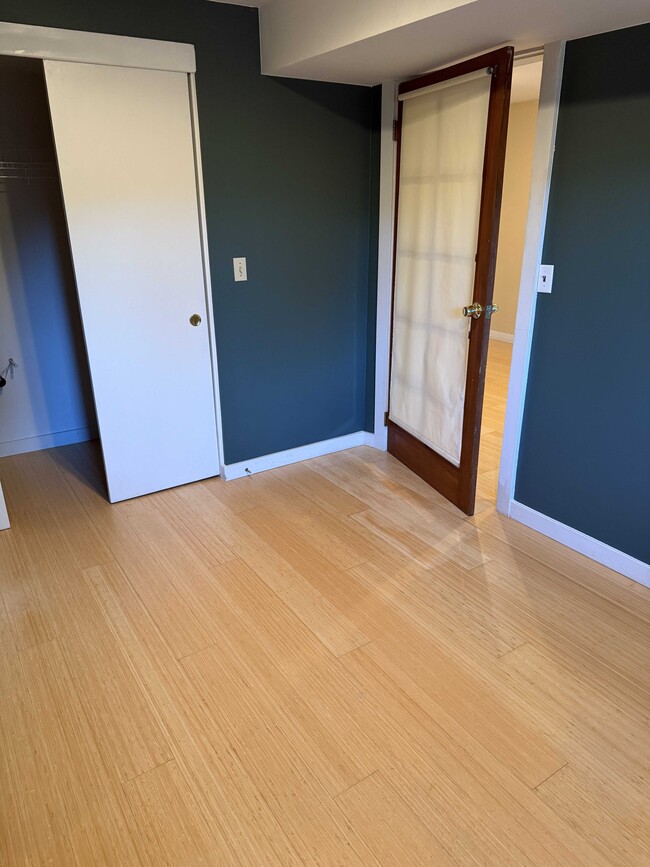 Building Photo - 6547 Greenwood Ave N