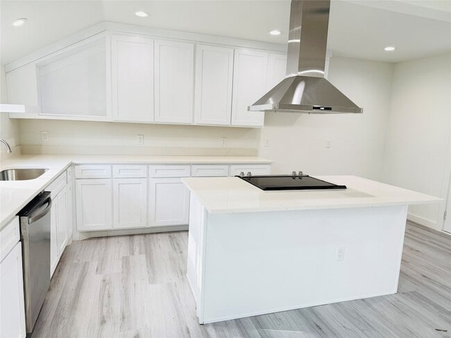 Building Photo - 1264 Cedar Haven Ave