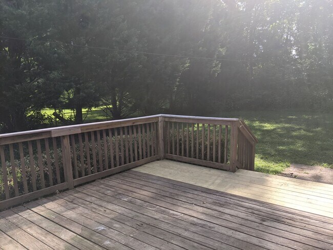 Building Photo - Charming 3-Bedroom Home in the Heart of th...