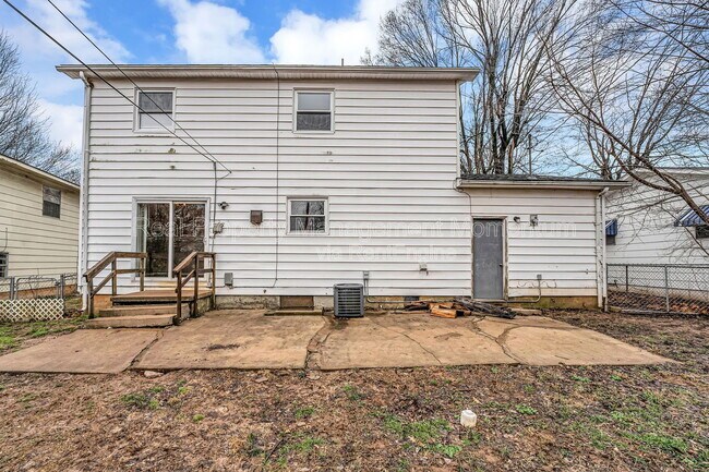 Building Photo - 603 E Greenwood St