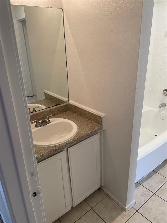 Building Photo - 8655 Village of Fondren