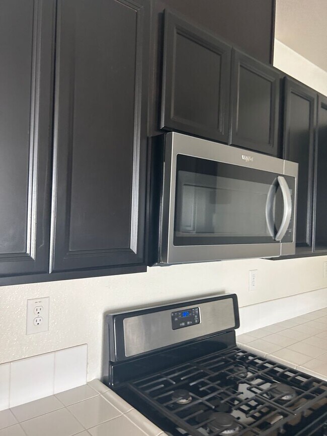 Building Photo - Beautiful Natomas Home
