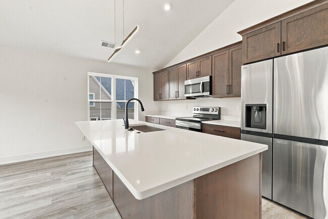 Building Photo - 228 E Brown St