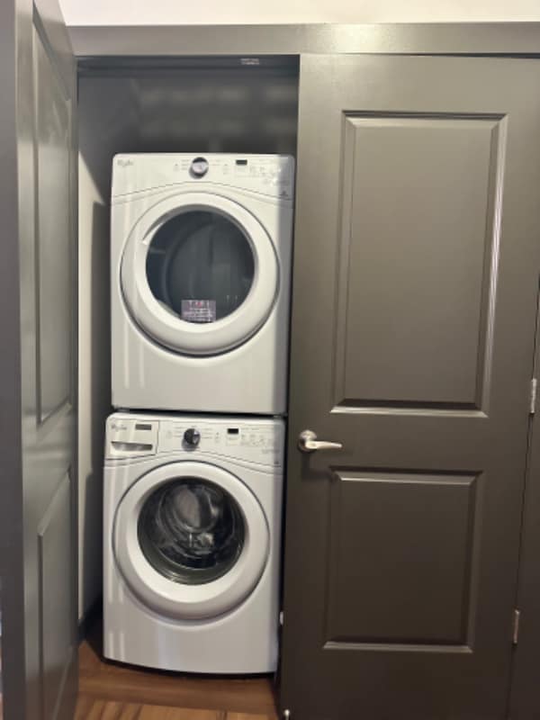 Building Photo - 6580 Longshore St