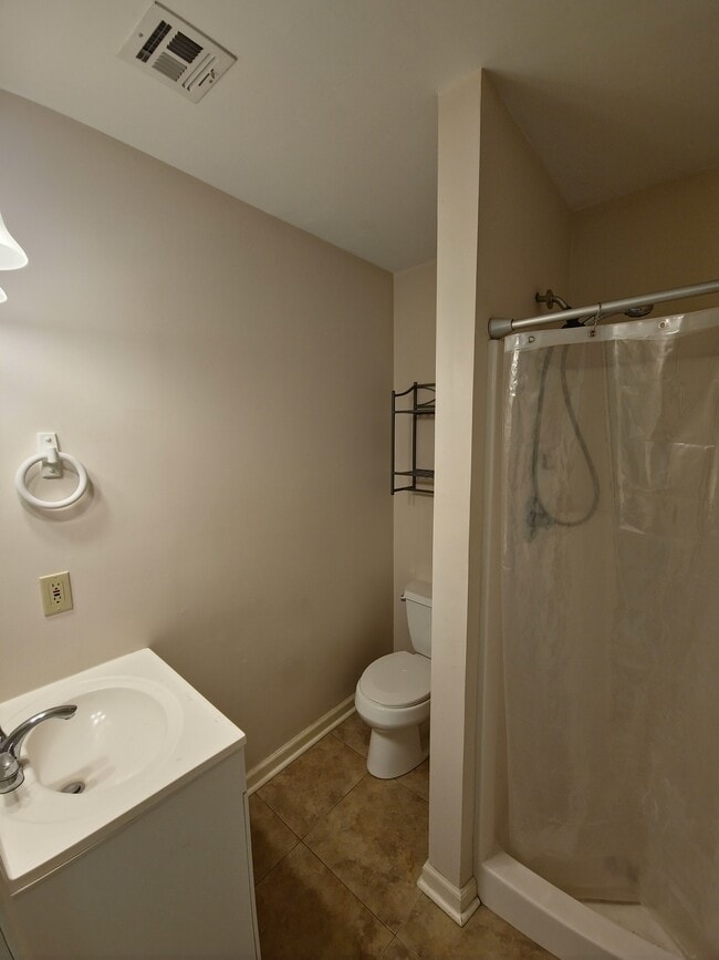 Building Photo - 371 Forest Loop