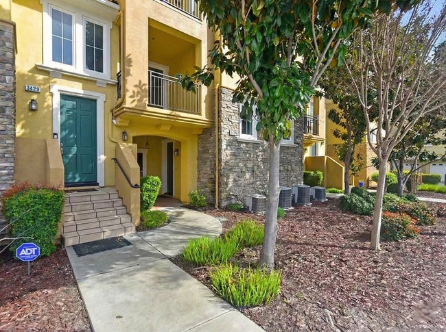 Building Photo - Spacious 3-Bedroom Dublin Townhome with Private Balcony & Fireplace