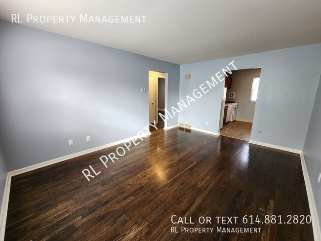 Building Photo - 2 bedroom 1 bathroom apartment in Clintonv...