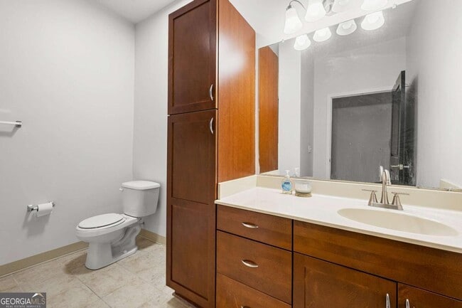 Building Photo - 870 Mayson Turner Rd NW