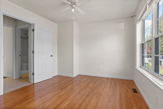 Building Photo - 4 Boxwood Dr