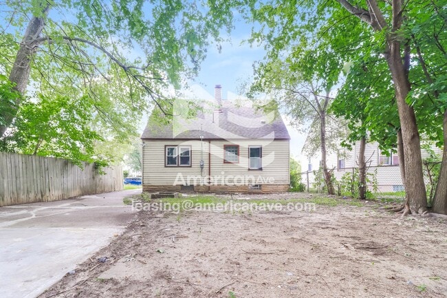Building Photo - 8486 Heyden St