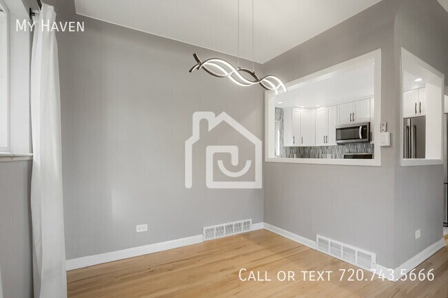 Building Photo - 2061 S Wolff St