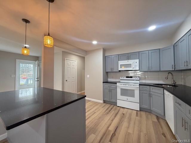 Building Photo - 227 Whalesback Rd