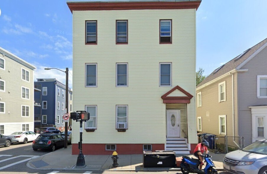 Building Photo - 108 Boston St