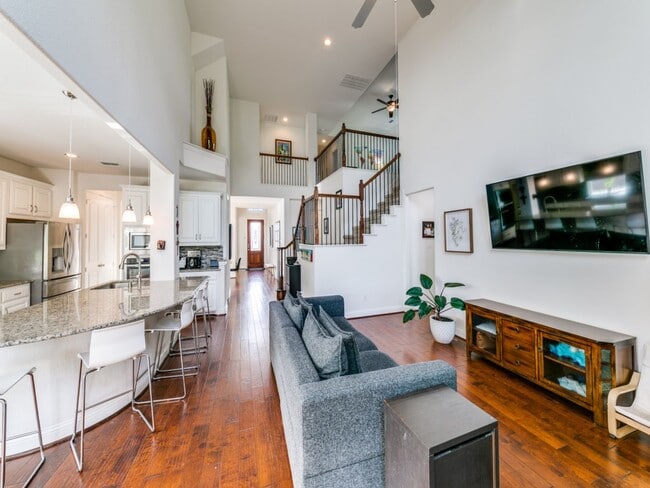 Building Photo - This home is a must see!!