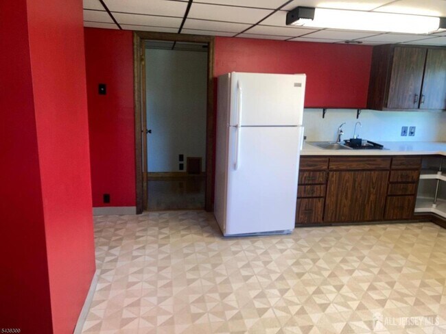 Building Photo - 285 Cedar Grove Ln