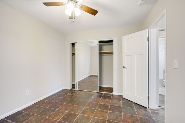 Building Photo - Remodeled Garden 2 bedroom