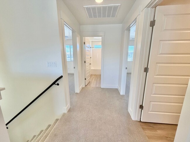 Building Photo - Beautiful 3 bed 2.5 bath Home!