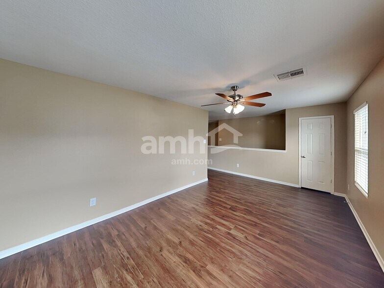 Building Photo - 16727 Foursquare Dr