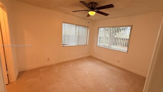 Building Photo - 5612 Rock Island Rd