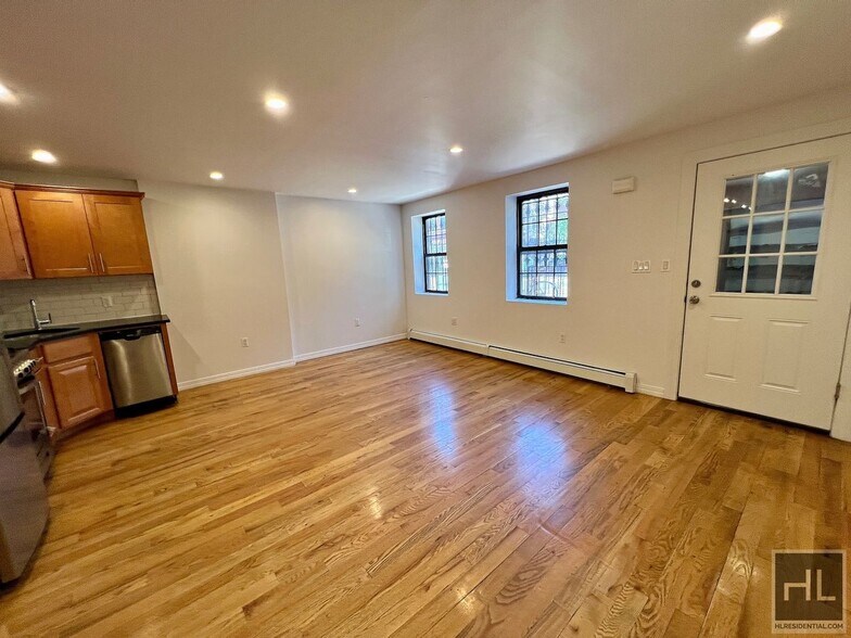 Building Photo - 789 Greene Ave