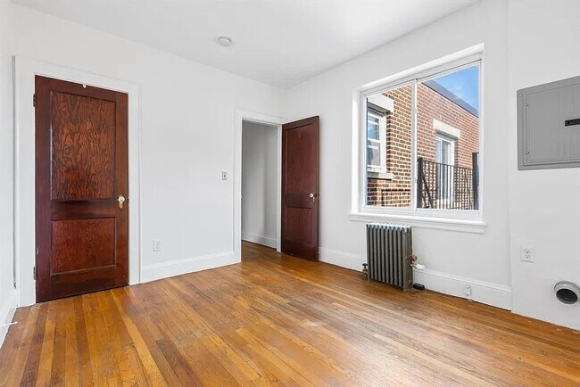 Building Photo - 285 Harvard St
