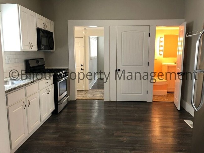 Building Photo - 522 N Prospect St