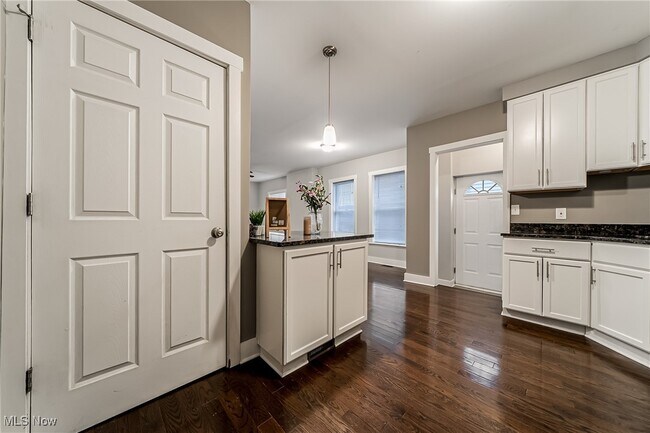 Building Photo - 11204 Clifton Blvd