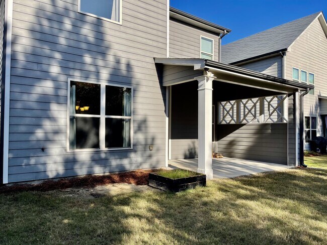 Building Photo - 7260 Silk Tree Pointe