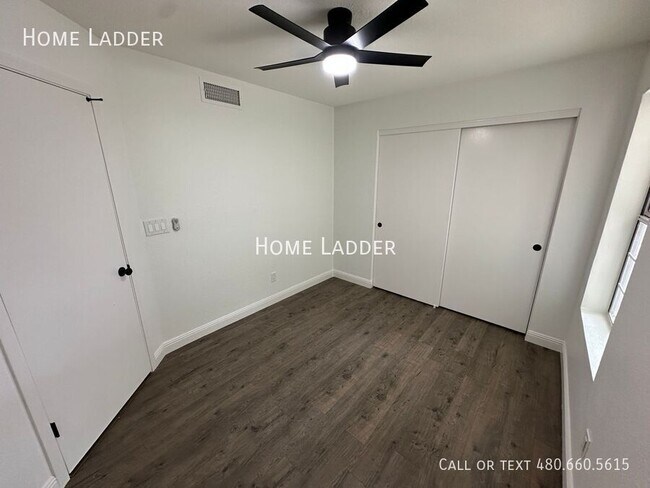 Building Photo - 2640 E Mallory St