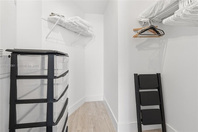 Building Photo - 121 NE 34th St