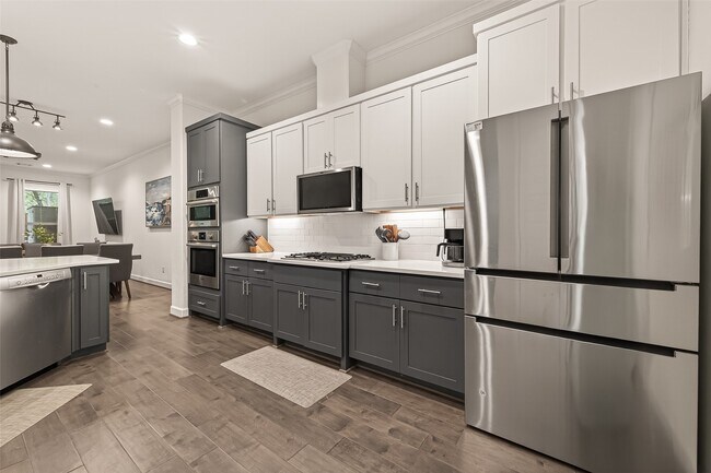 Building Photo - 1027 Gross St