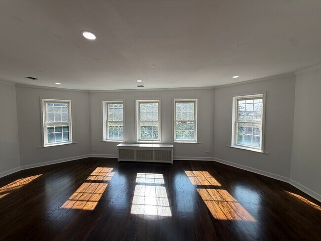 Building Photo - 8041 Kilpatrick Ave
