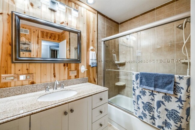 Building Photo - 3614 Pinoak Dr
