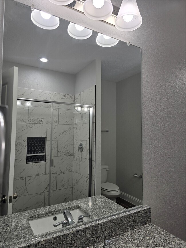 Building Photo - 213 E Adoue Ave