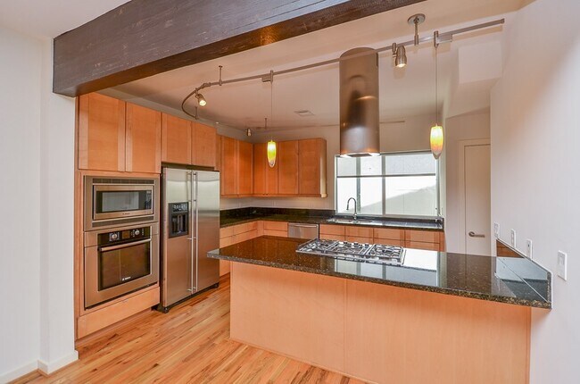 Building Photo - 1505 Utah St