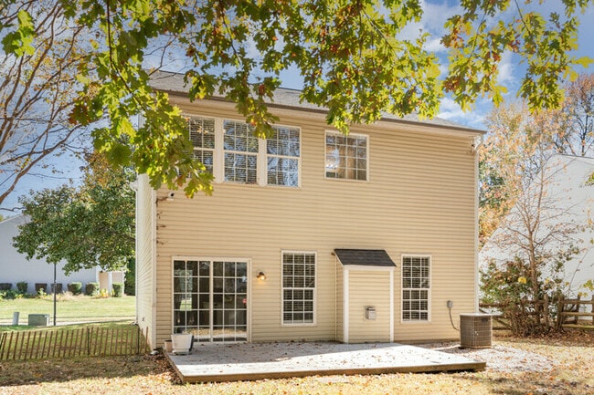 Building Photo - 7515 Eurostar Dr