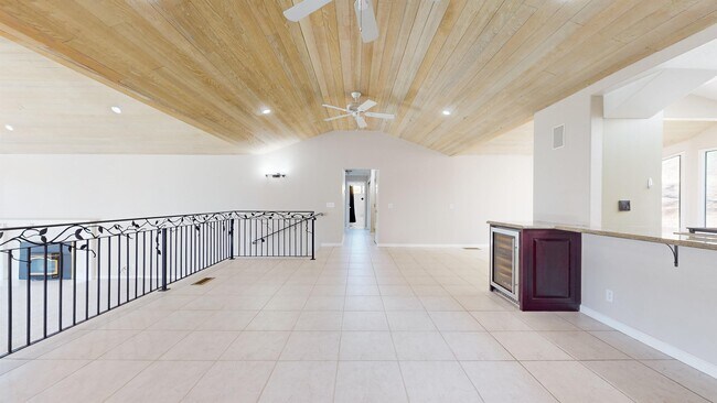 Building Photo - 9168 Eastside Rd