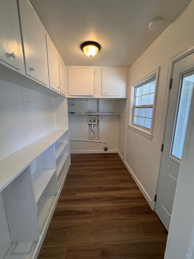 Building Photo - 21 Orange Dr