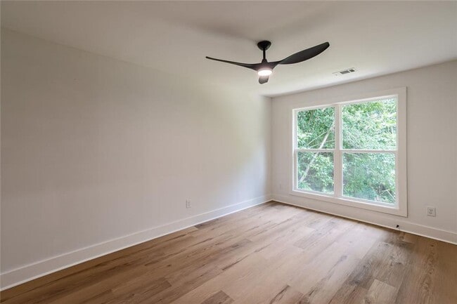 Building Photo - 2601 Garland Way