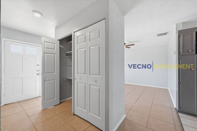 Building Photo - 701 Aviaton Ave