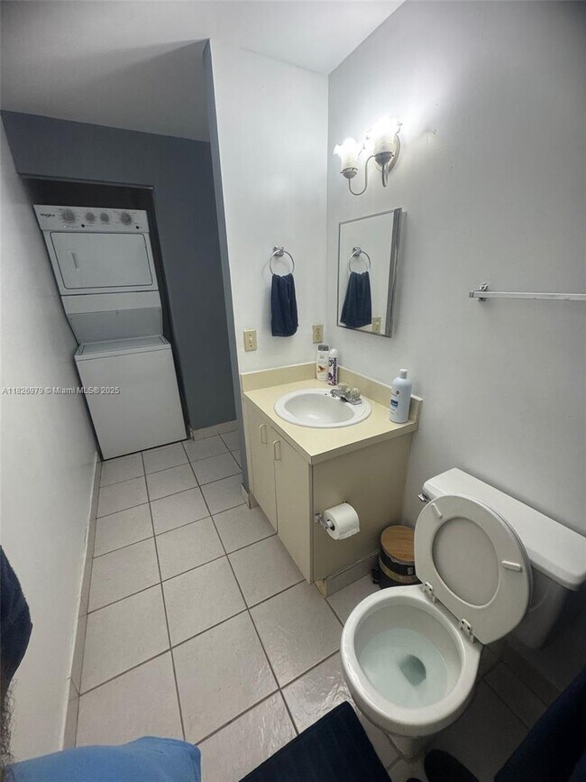Building Photo - 8270 SW 149th Ct