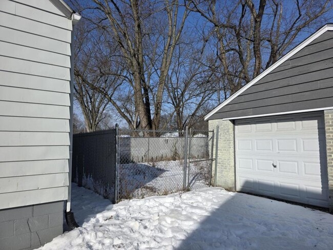 Building Photo - 224 Maryland St NW