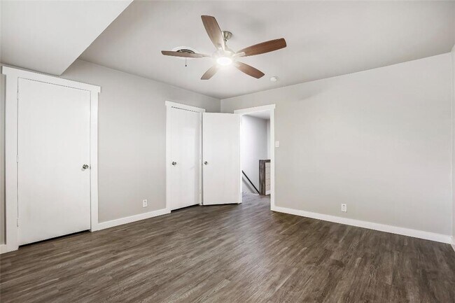 Building Photo - 5330 Balcones Dr