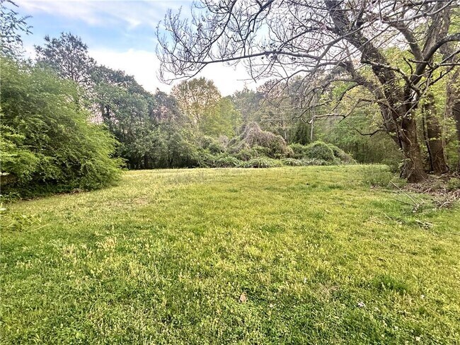 Building Photo - 3590 Chamblee Gap Rd