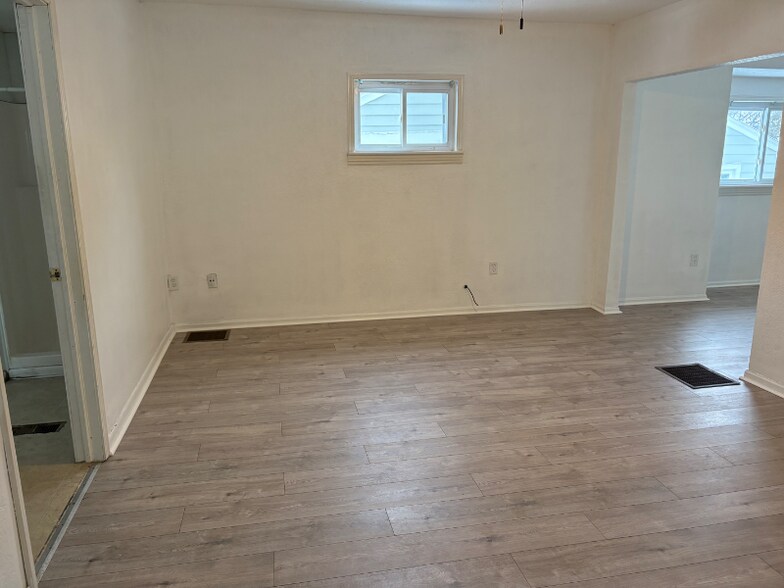 Building Photo - 2115 Alvin St