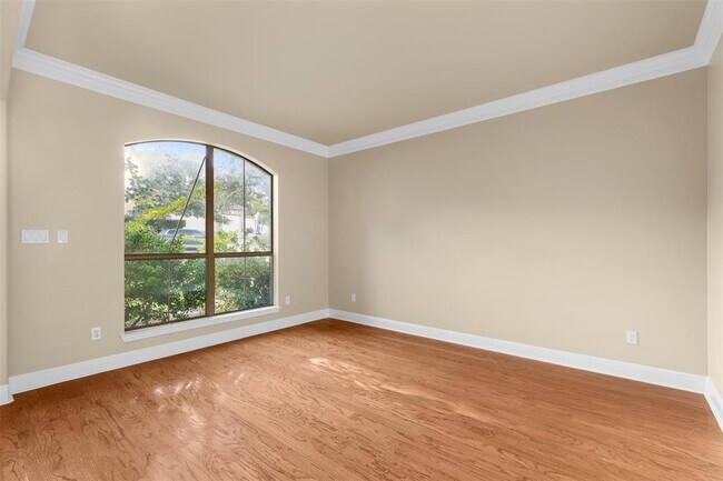 Building Photo - 3001 Lombardi Way