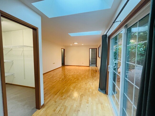 Building Photo - Charming One-Level Home in Garden Home — Near Washington Square & Trader Joe’s! Landscaping Inclu...